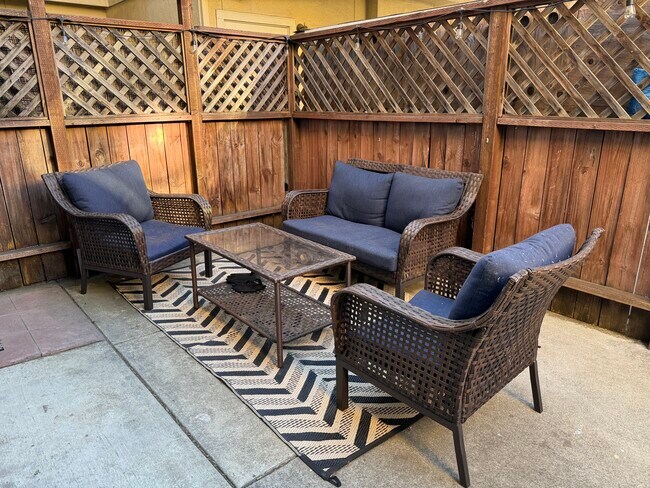 Building Photo - 3967 Sebastopol Rd