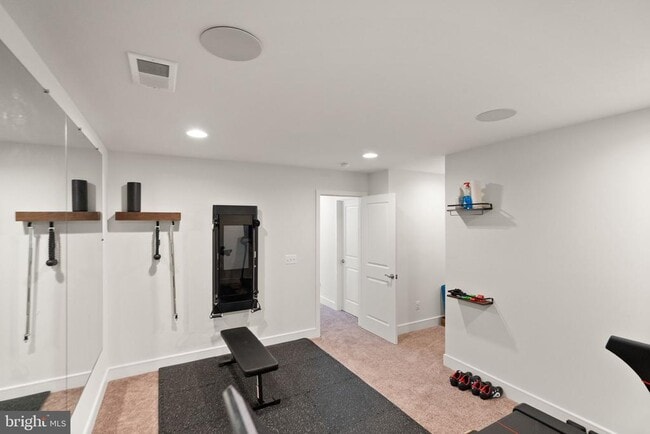 Building Photo - 1108 Coubertin Dr SE