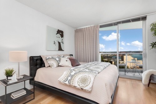Building Photo - One Pacific Tower - 1 bedroom + den