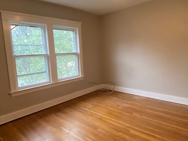 Second Bedroom 13x14 - 15518 Clifton Blvd