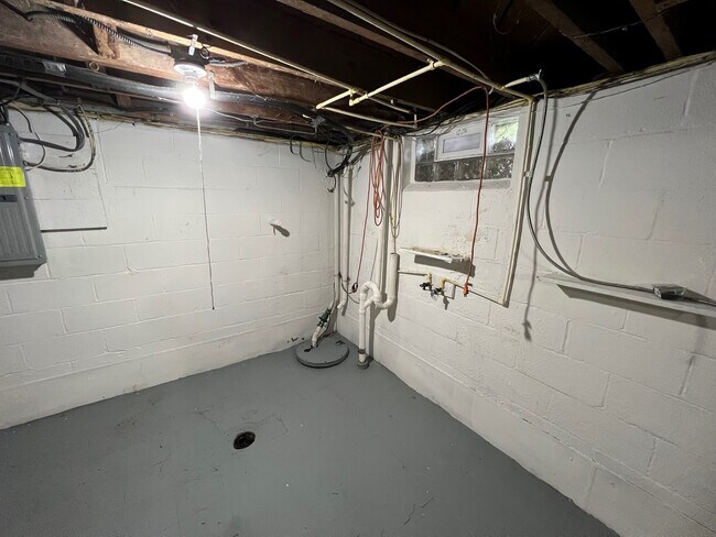 Building Photo - 336 Demorest Rd