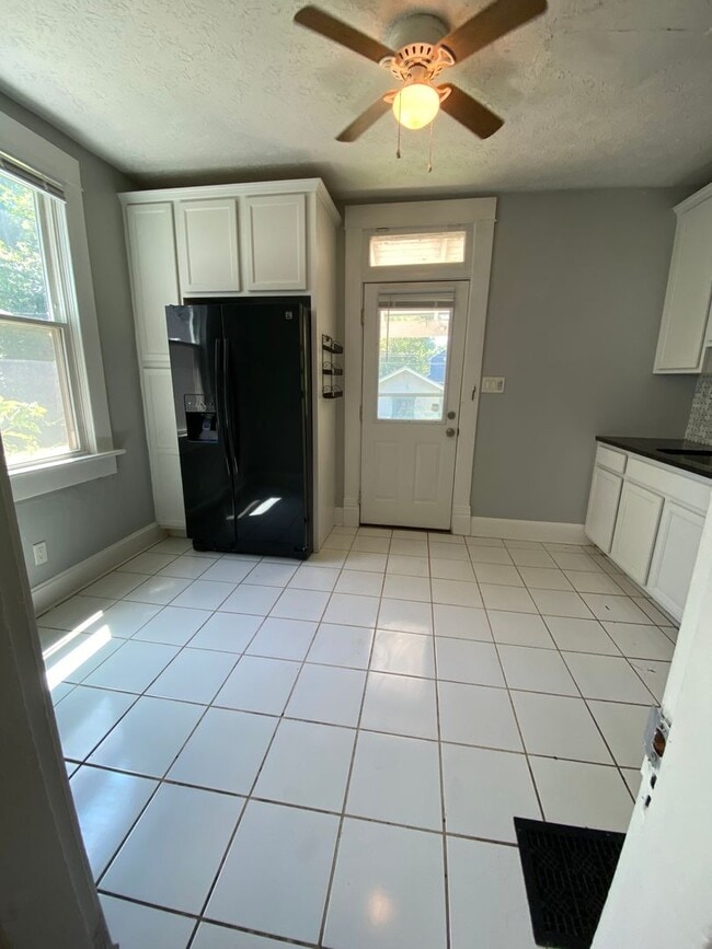 Building Photo - 337-339 Mithoff