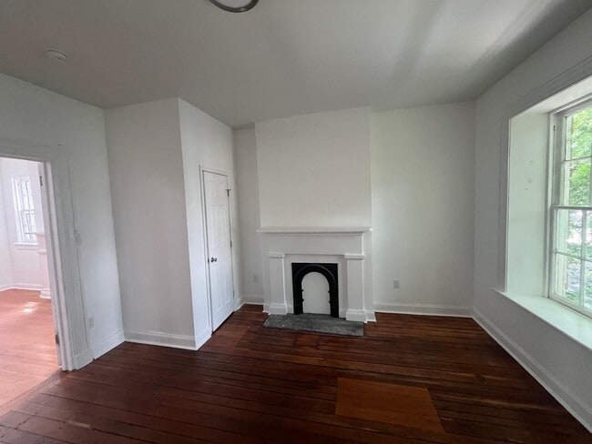 Building Photo - 511 W Marshall St