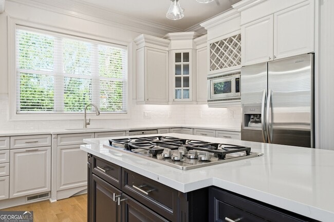 Building Photo - 6740 Castleton Dr NW