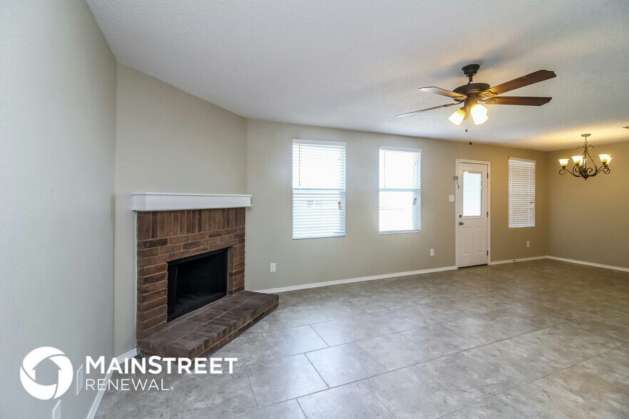 Building Photo - 1209 Candler Dr