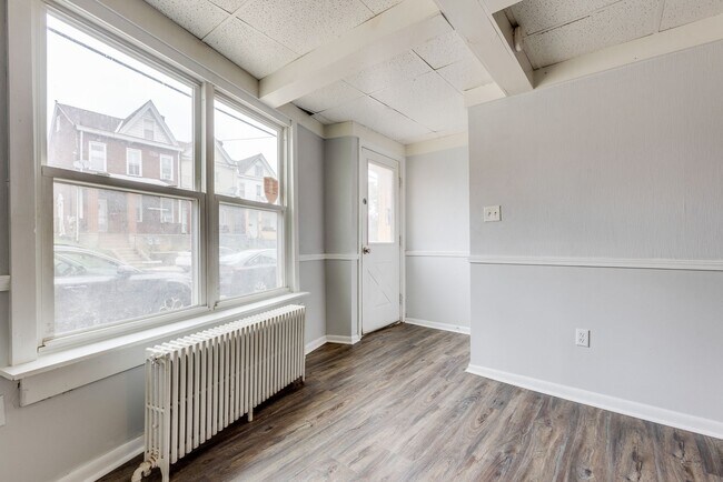 Building Photo - 2300 Arlington Ave