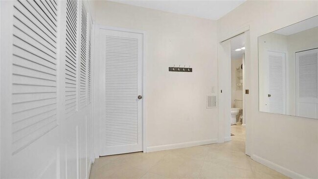 Building Photo - 3430 Galt Ocean Dr