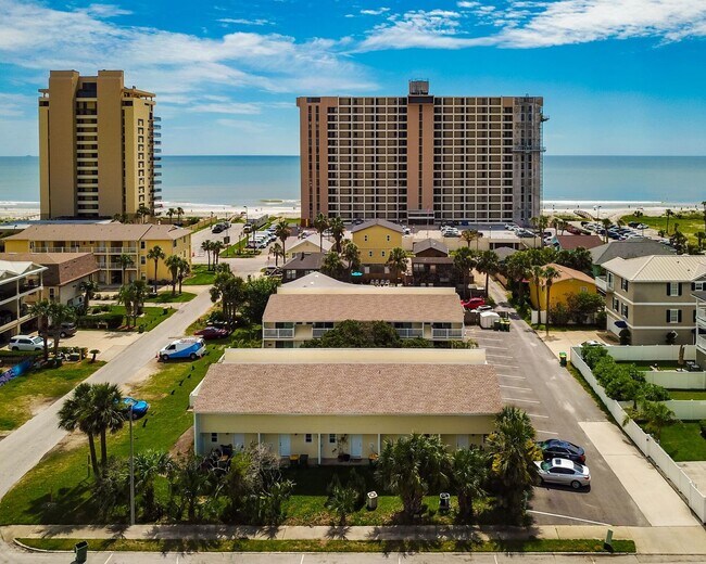 Building Photo - Walk to the Atlantic Ocean! Only one left!!