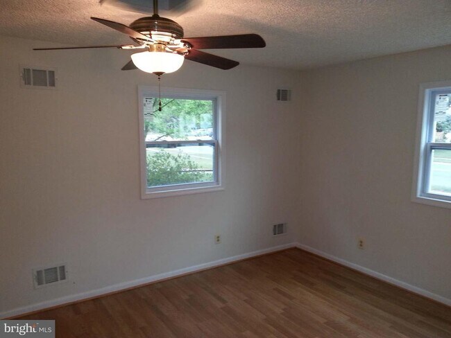 Building Photo - 326 Garner Ave