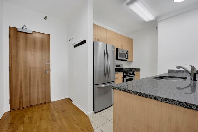 Building Photo - 600 N Kingsbury St