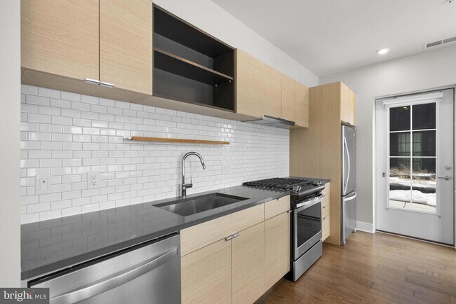 Building Photo - 502 Diamondback Dr