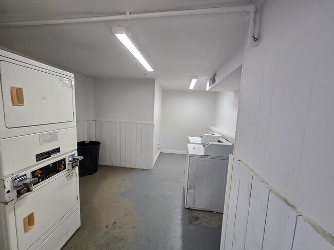 Building Photo - 6611 Southpoint St