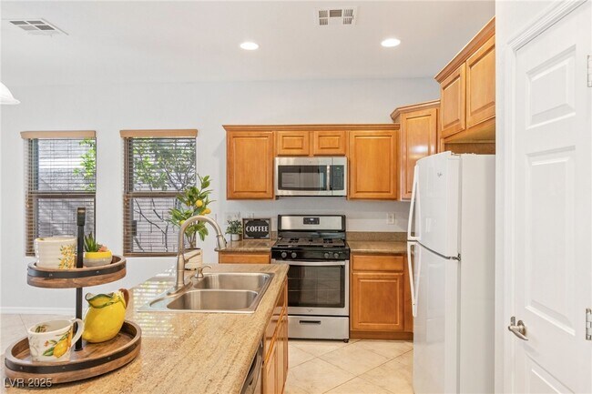 Building Photo - 1077 Lemongrass Ct