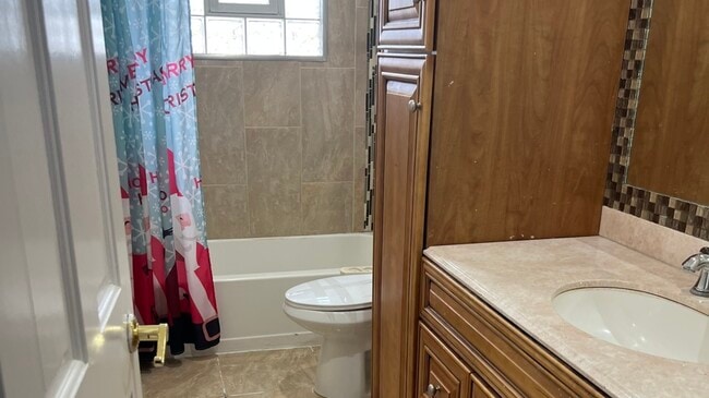 Building Photo - 8440 163rd St