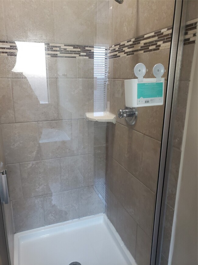 Building Photo - 4118 Ponderosa Hills Ln