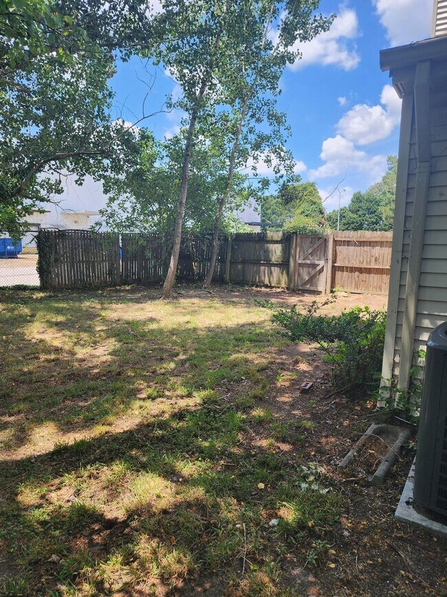 Building Photo - great home fully renovated