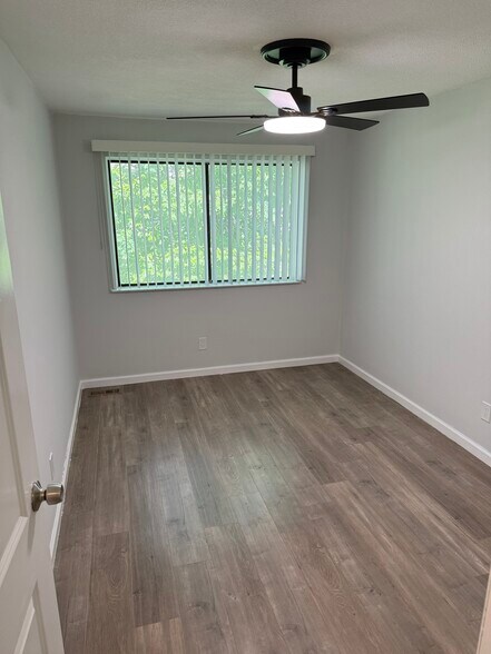 Building Photo - 203 Springmeadow Dr