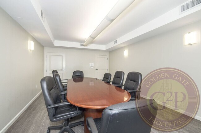 Building Photo - 140 S Van Ness Ave