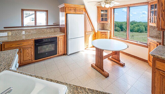 Building Photo - 16 Forino Ln