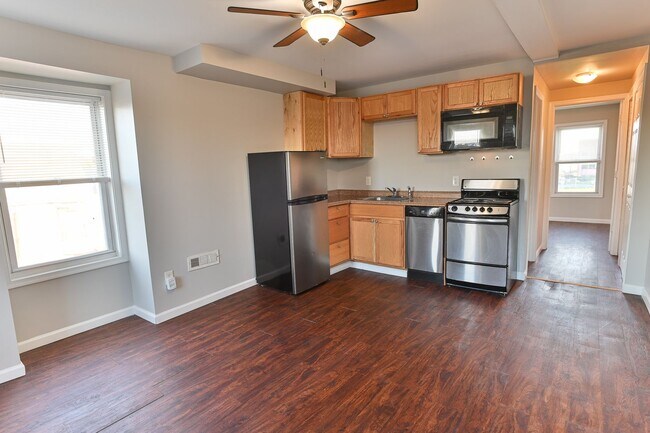 Building Photo - 1540 N 5th St