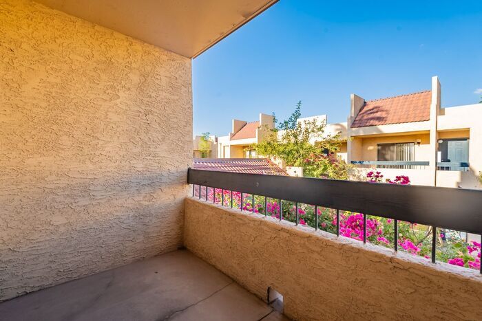 Building Photo - 1201 S McClintock Dr