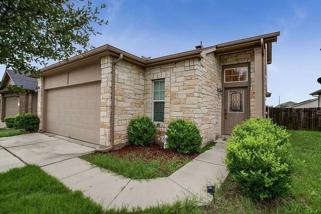 Primary Photo - Cute Starter Home