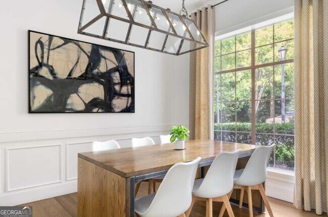 Building Photo - 2500 Shallowford Rd