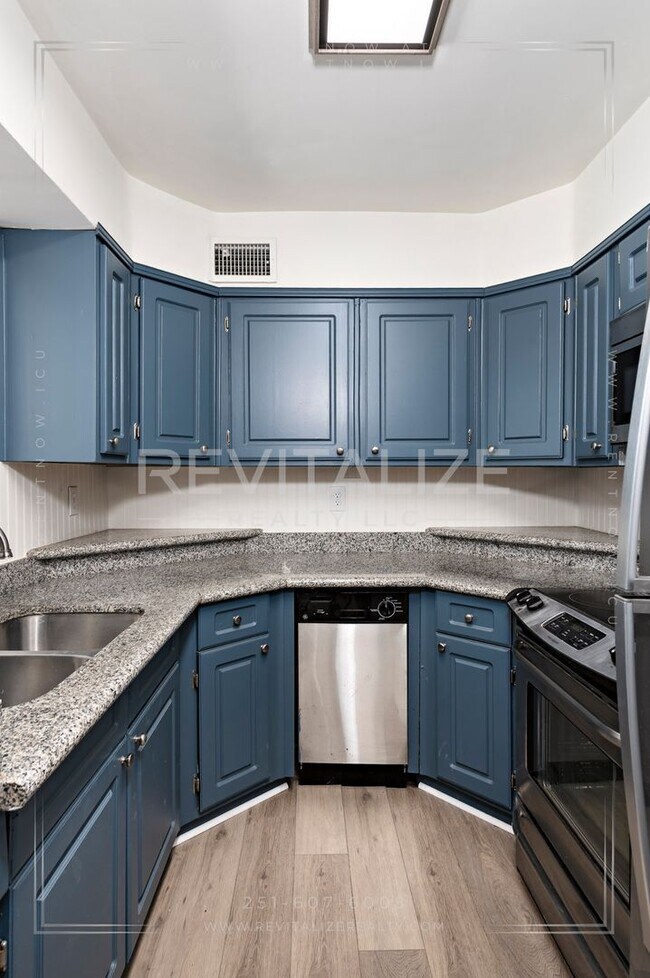 Building Photo - Fully Renovated 3 Bed 2 Bath Home!