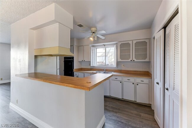 Building Photo - 4417 Berkley Ave