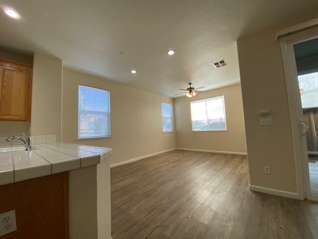 Building Photo - Charming 3-Bedroom, 2.5-Bath, 1,453 Sq. Ft...