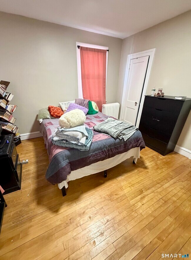 Building Photo - 85 Maplewood Ave