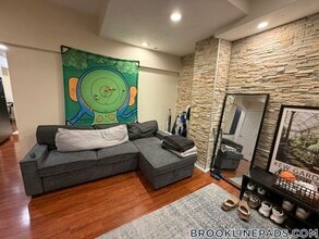 Building Photo - 1203 Beacon St