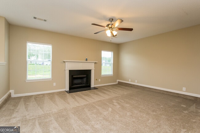 Building Photo - 6792 Foxfire Pl