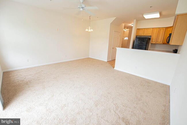 Building Photo - 438 Parkview Ct