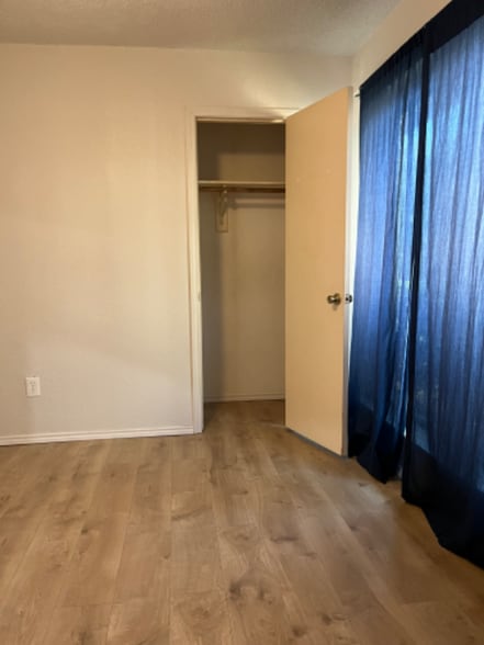 Building Photo - 3023 Oak Ridge Pl