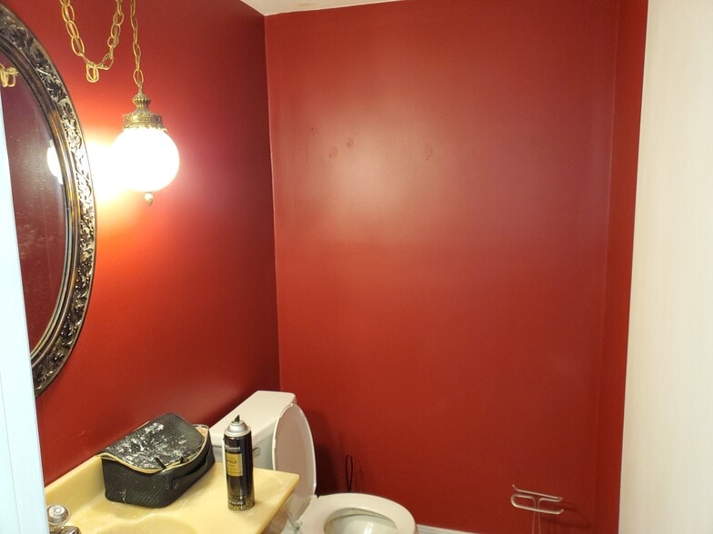 Building Photo - 403 W 25th Ave