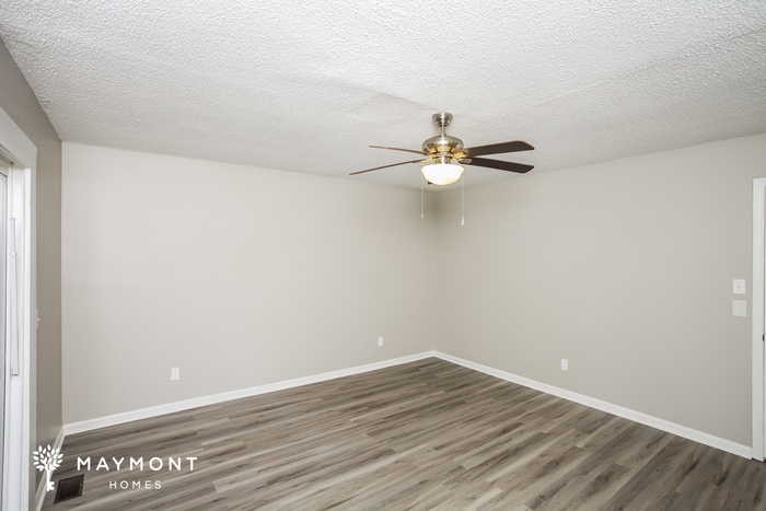 Building Photo - 202 Cricket Ct