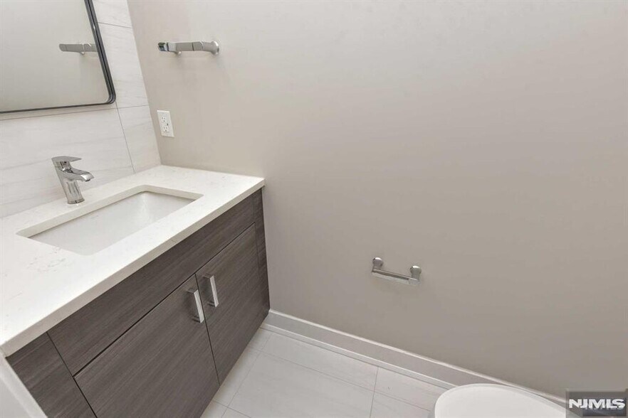 1ST FLOOR POWDER ROOM - 234 Rivervale Rd