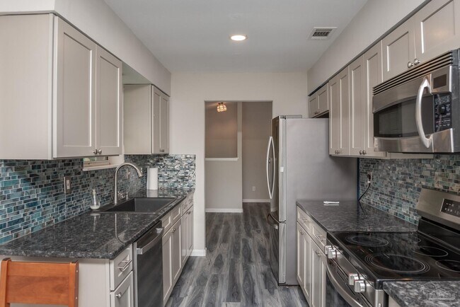 Building Photo - 2217 N 61st Ave