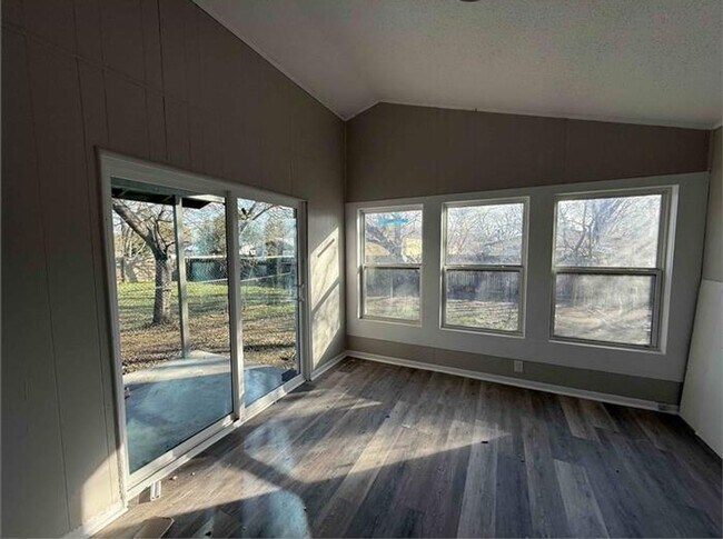 Building Photo - Newly Renovated 4-Bedroom Home in Austin – Move-In Ready!