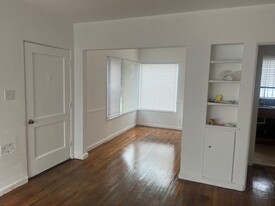 Building Photo - 1718 Carmona Ave