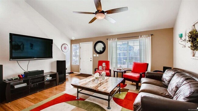 Building Photo - Charming Open Floor Plan Home