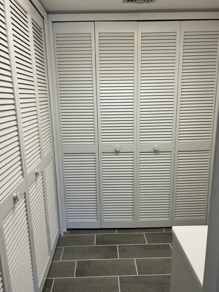 Master Bath Closets - 1376 Chesapeake Ave