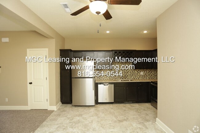 Building Photo - Where comfort meets convenience in a commu...