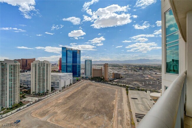 Building Photo - 222 Karen Ave