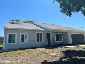 Building Photo - 1071 Cadillac Dr NE