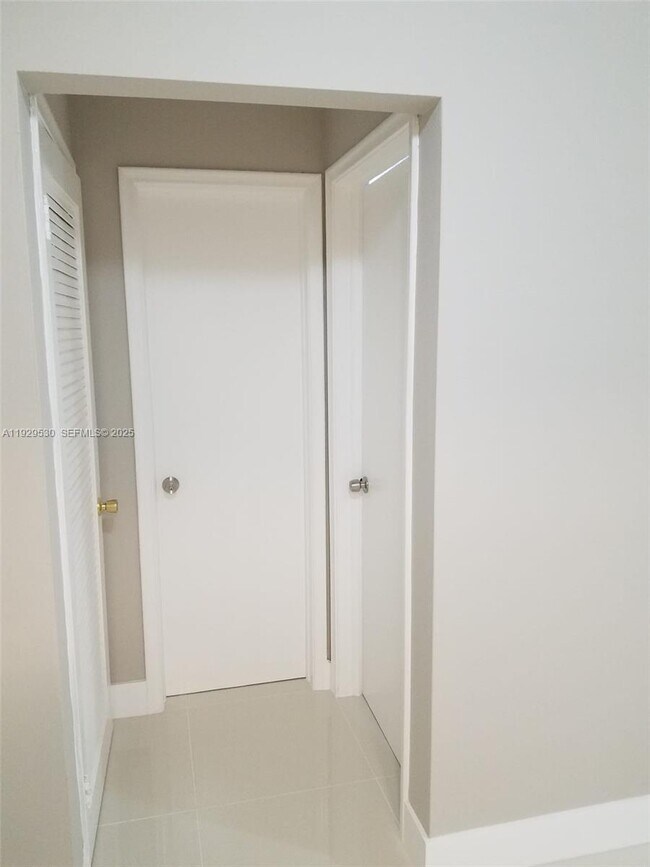 Building Photo - 1859 Wiley St