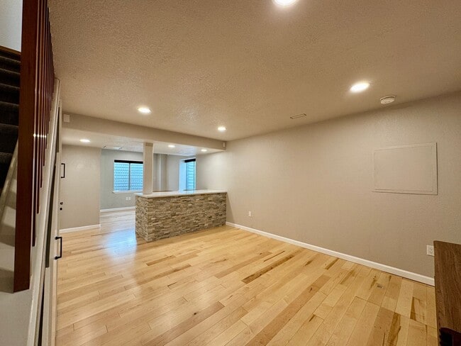 Building Photo - Beautiful & Updated 4 Bedroom / 3.5 Bath Home – Available Now!