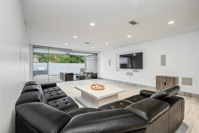 Building Photo - 5754 Wigton Dr