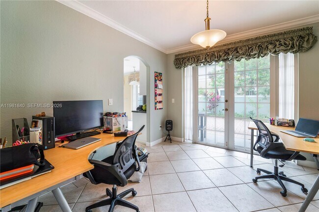 Building Photo - 200 SW 87th Path